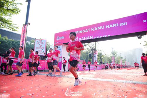 Race photo from Smartfren Run 2025 