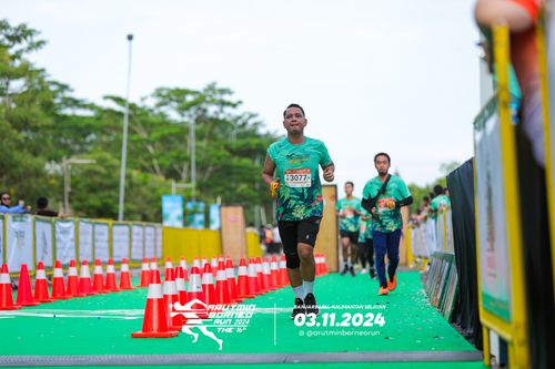 Race photo from Arutmin Borneo Run 2024
