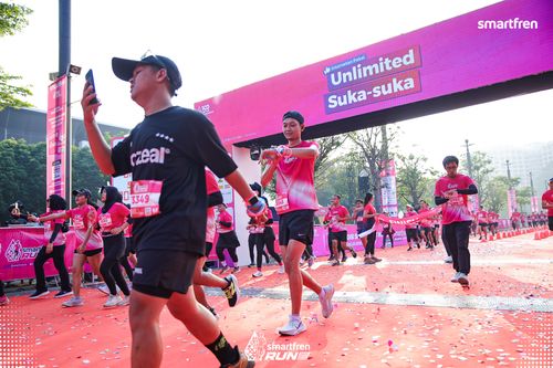 Race photo from Smartfren Run 2025 