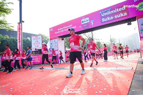 Race photo from Smartfren Run 2025 