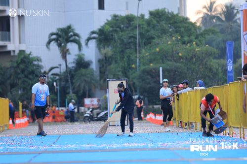 Race photo from Nu Skin Run 10K