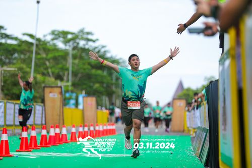 Race photo from Arutmin Borneo Run 2024
