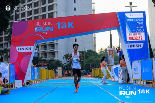 Race photo from Nu Skin Run 10K