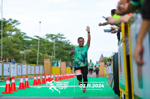 Race photo from Arutmin Borneo Run 2024