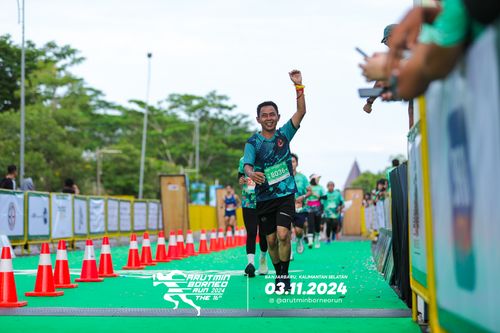 Race photo from Arutmin Borneo Run 2024