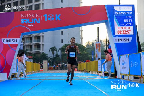 Race photo from Nu Skin Run 10K