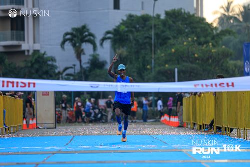 Race photo from Nu Skin Run 10K