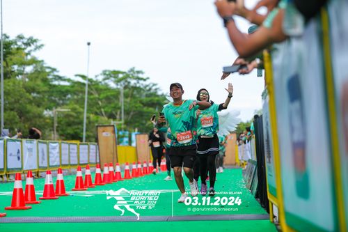 Race photo from Arutmin Borneo Run 2024