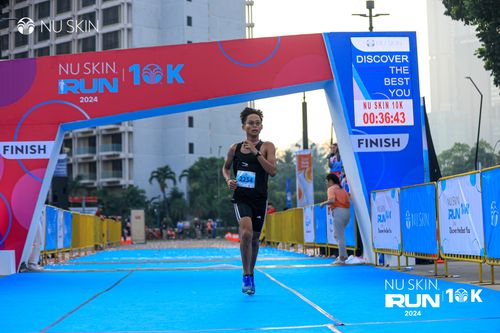 Race photo from Nu Skin Run 10K