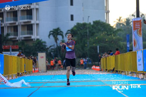 Race photo from Nu Skin Run 10K