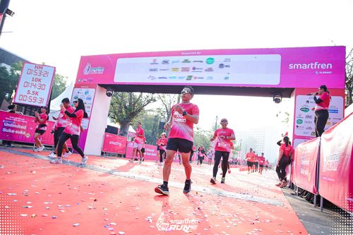 Race photo from Smartfren Run 2025 
