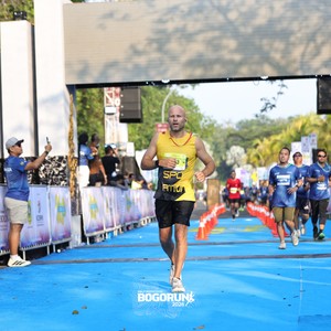 Race photo from BOGORUN 2026