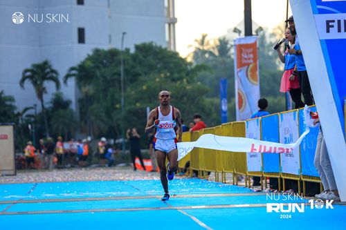Race photo from Nu Skin Run 10K