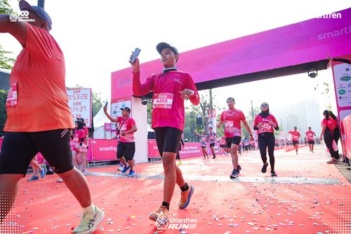 Race photo from Smartfren Run 2025 