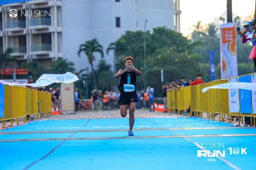 Race photo from Nu Skin Run 10K