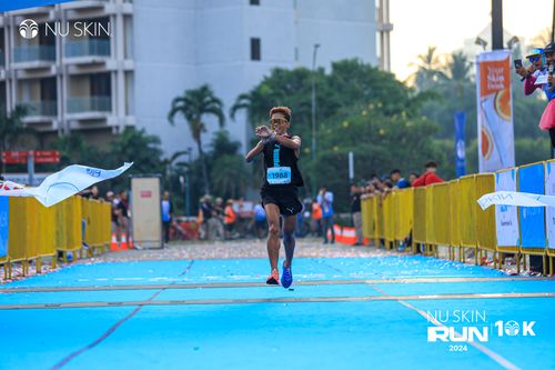 Race photo from Nu Skin Run 10K