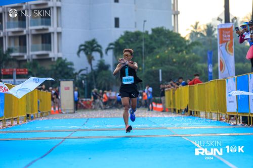 Race photo from Nu Skin Run 10K