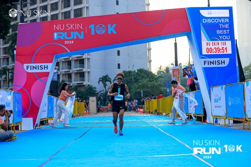 Race photo from Nu Skin Run 10K