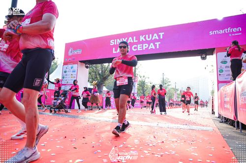 Race photo from Smartfren Run 2025 