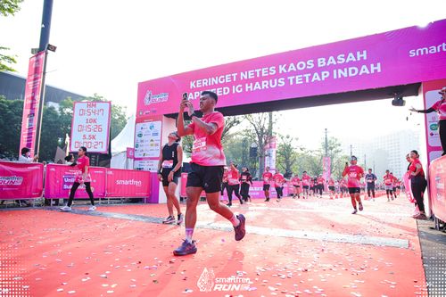 Race photo from Smartfren Run 2025 