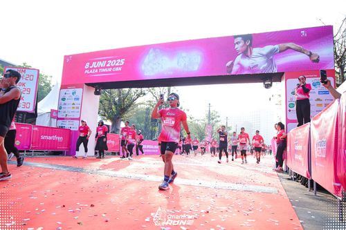 Race photo from Smartfren Run 2025 