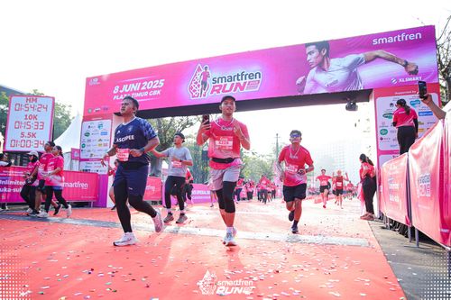 Race photo from Smartfren Run 2025 