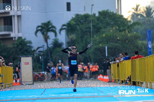 Race photo from Nu Skin Run 10K