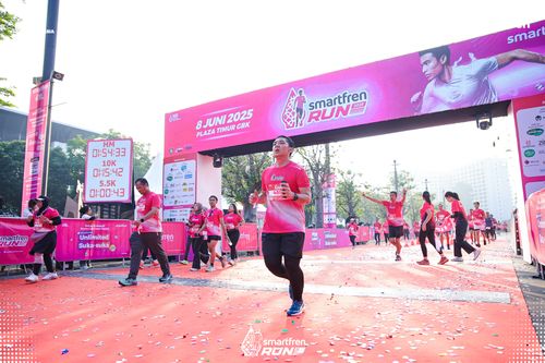 Race photo from Smartfren Run 2025 