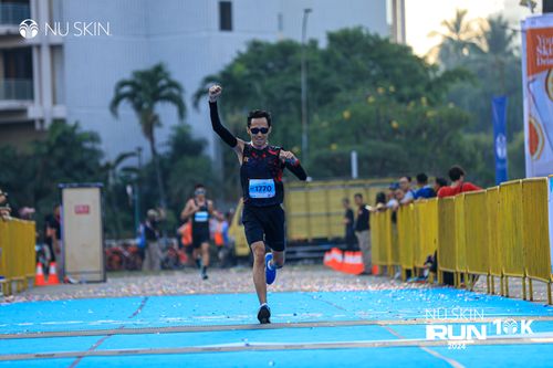 Race photo from Nu Skin Run 10K