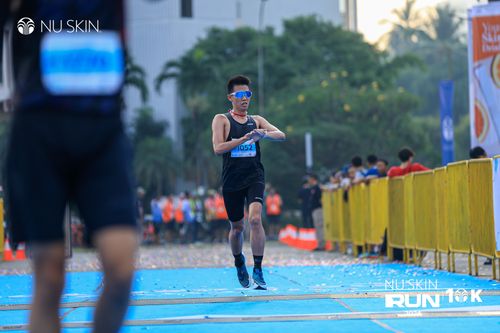 Race photo from Nu Skin Run 10K