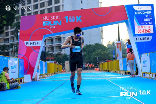 Race photo from Nu Skin Run 10K