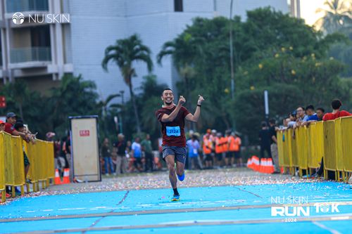 Race photo from Nu Skin Run 10K