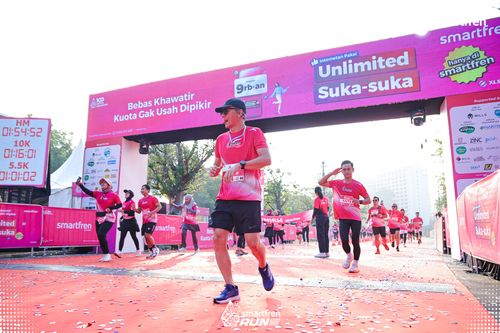 Race photo from Smartfren Run 2025 