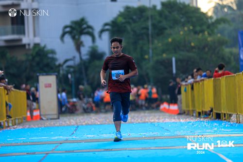 Race photo from Nu Skin Run 10K