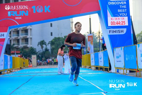 Race photo from Nu Skin Run 10K