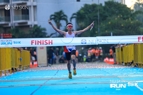 Race photo from Nu Skin Run 10K