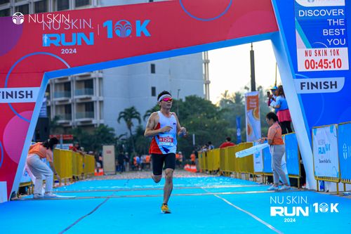 Race photo from Nu Skin Run 10K