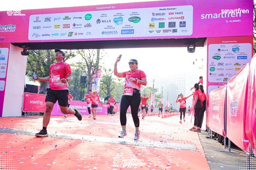 Race photo from Smartfren Run 2025 