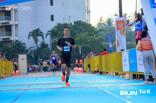 Race photo from Nu Skin Run 10K