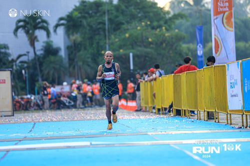 Race photo from Nu Skin Run 10K
