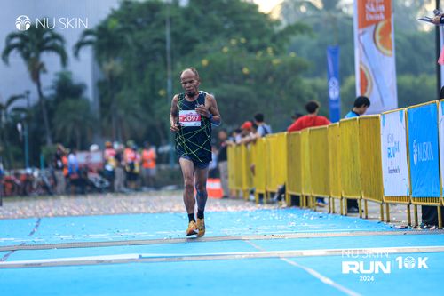 Race photo from Nu Skin Run 10K