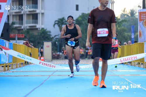 Race photo from Nu Skin Run 10K