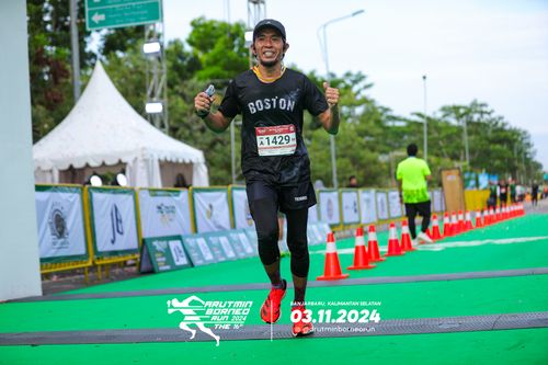 Race photo from Arutmin Borneo Run 2024