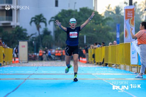 Race photo from Nu Skin Run 10K