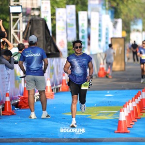 Race photo from BOGORUN 2026