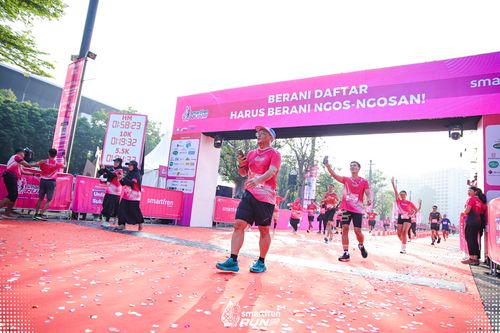 Race photo from Smartfren Run 2025 