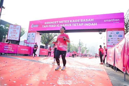Race photo from Smartfren Run 2025 