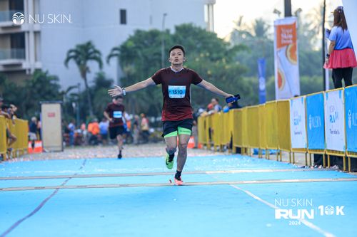 Race photo from Nu Skin Run 10K