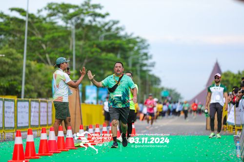 Race photo from Arutmin Borneo Run 2024