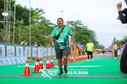 Race photo from Arutmin Borneo Run 2024